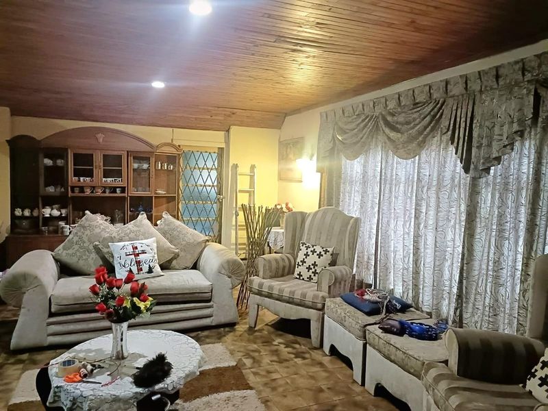 Family House in Brandfort - Photo 4