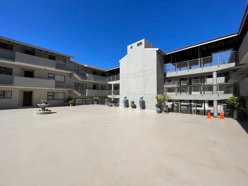 Spacious 2-Bed, 2-Bath Apartment For Sale in Sought-After Corte Di Sorgente, Hartenbos - Photo 2