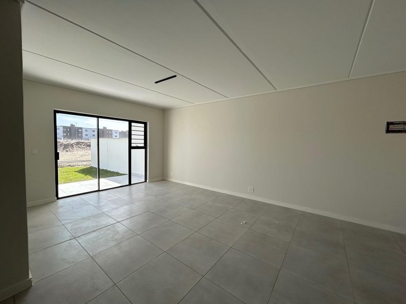3 Bedroom Apartment - First Floor - Photo 6