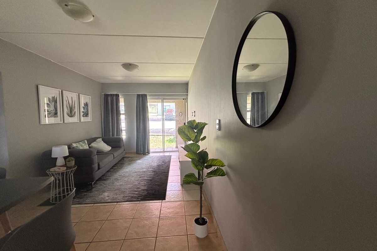 2 Bedroom Unit for sale in Germiston - Photo 2
