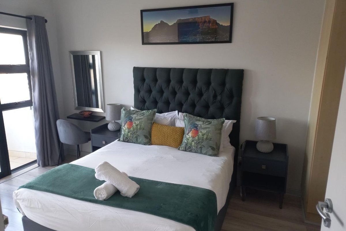 10th floor apartment overlooking a nature reserve! - Photo 3