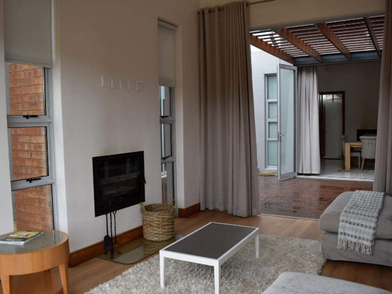 Three-bedroom House in Highland Gate - Photo 9