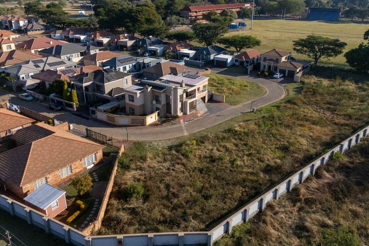 Prime Vacant Stand in Secure Heatherview Estate, Akasia - Photo 3