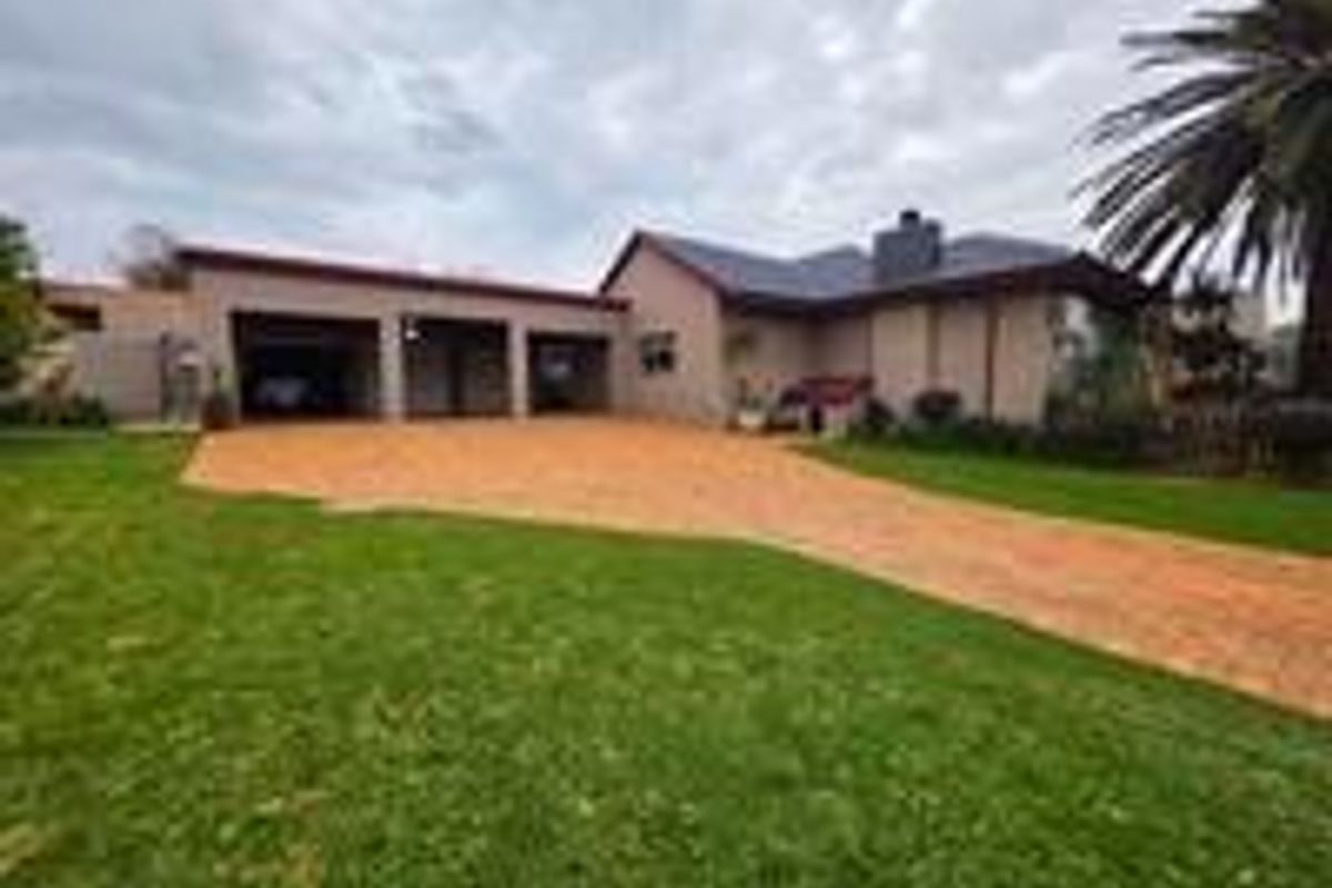 Spacious New Redruth Home with Pool and Modern Extras - Photo 3