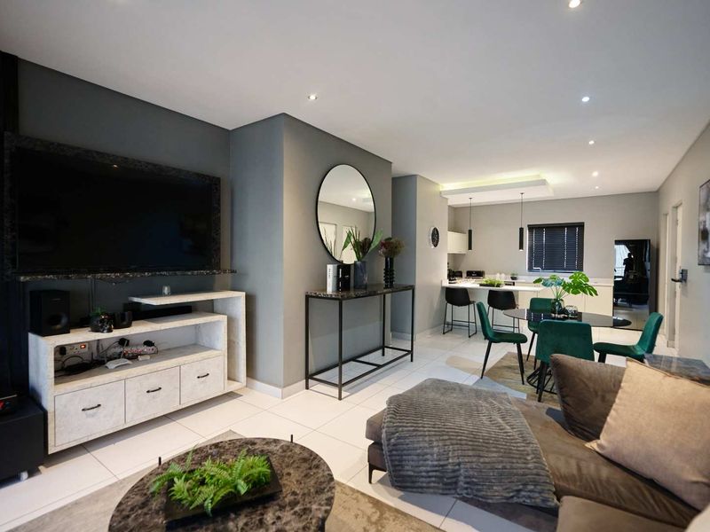 MODERN FULLY FURNISHED APARTMENT AWAITS YOU. - Photo 4