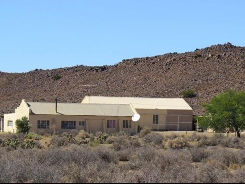A Rare Karoo Legacy | 5 000 Hectares of Endless Opportunity - Photo 2