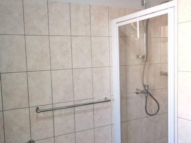 2 Bedroom lock up and go apartment - Photo 10