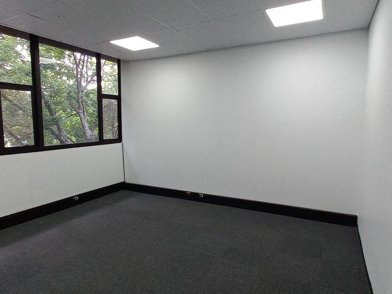 215m2 Isando Office To Let - Photo 6