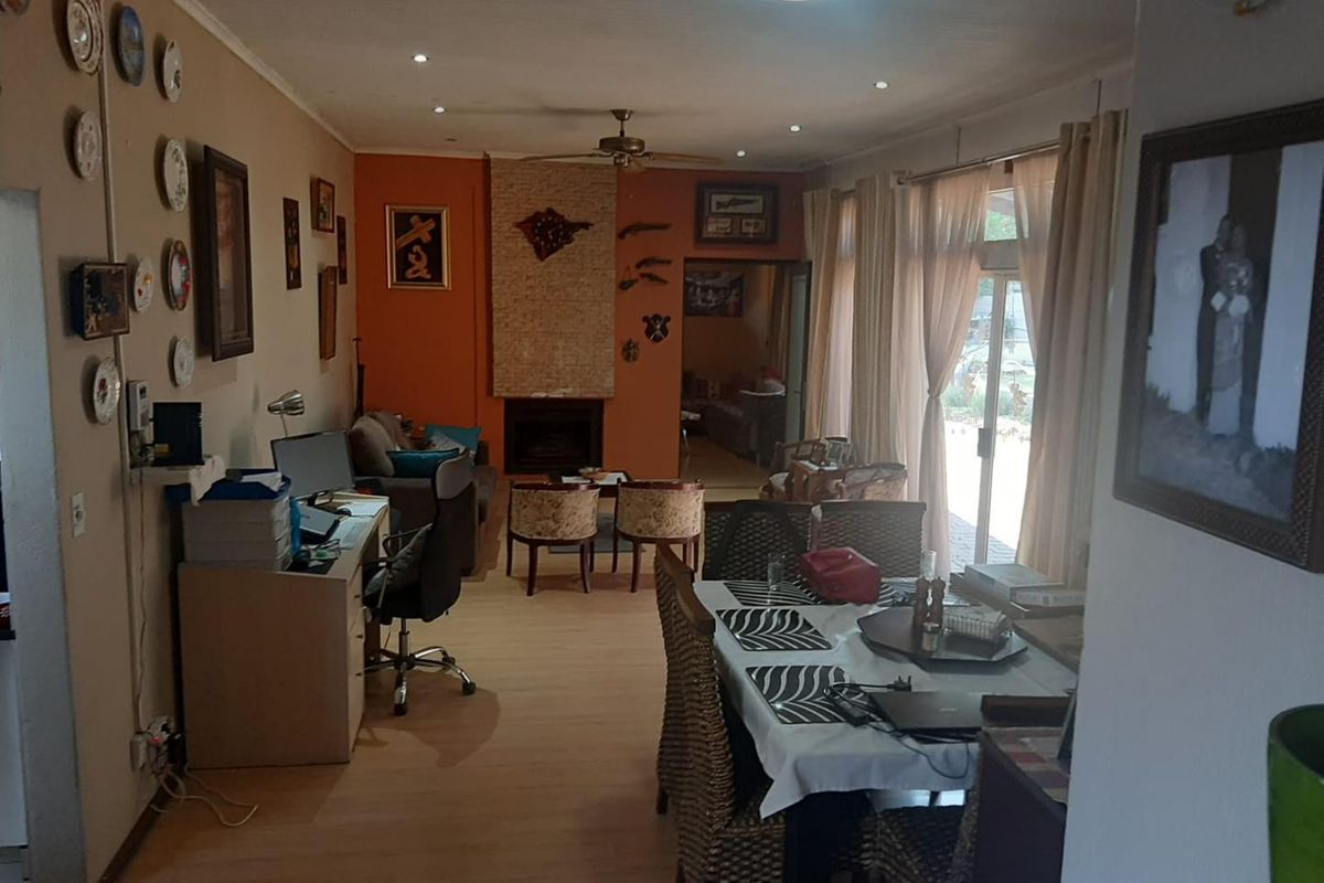 Spacious Family Home with Income-generating Cottages in Lombardy East - Photo 5