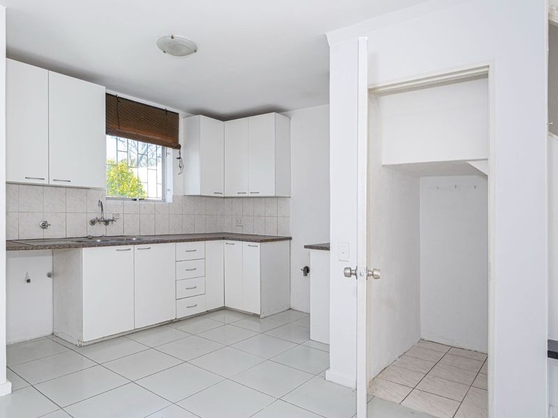 Charming and Well Maintained 2-Bedroom Home in the Heart of Kenilworth – Ideal for First-Time Buyers, Scaling down or Investors - Photo 9