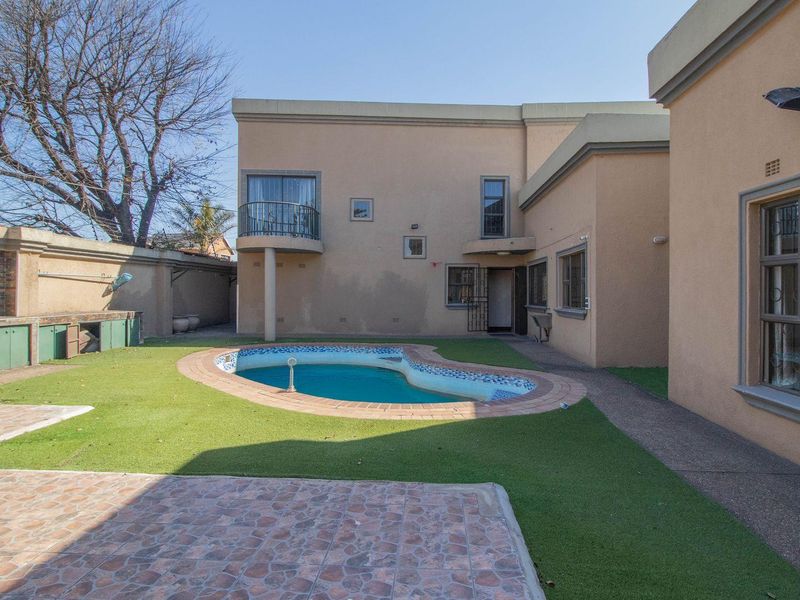 Beautiful  Family home in the boomed area of Mackenzie Park  Benoni - Photo 6