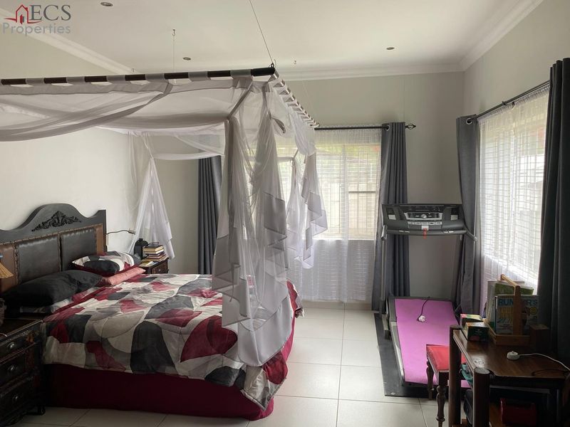 Beautiful home with pool for sale! - Photo 10