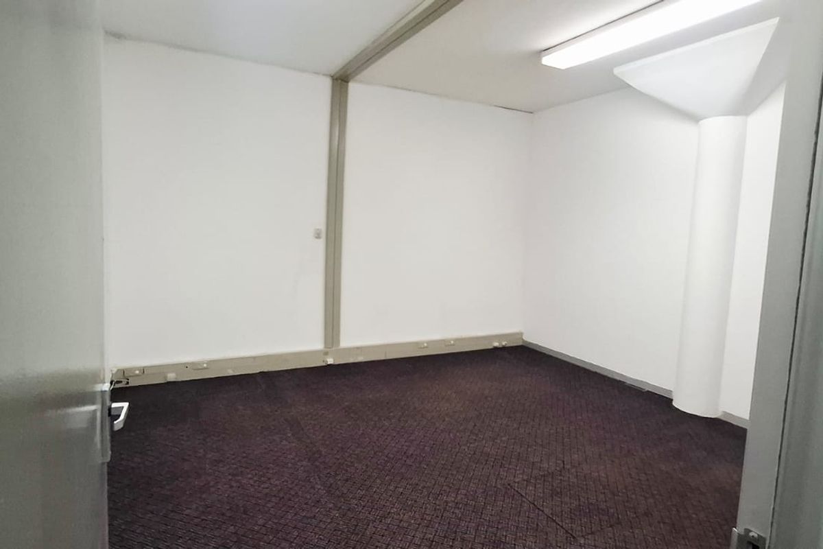 **Impeccably Maintained Offices in a Premier Business Hub** - Photo 4