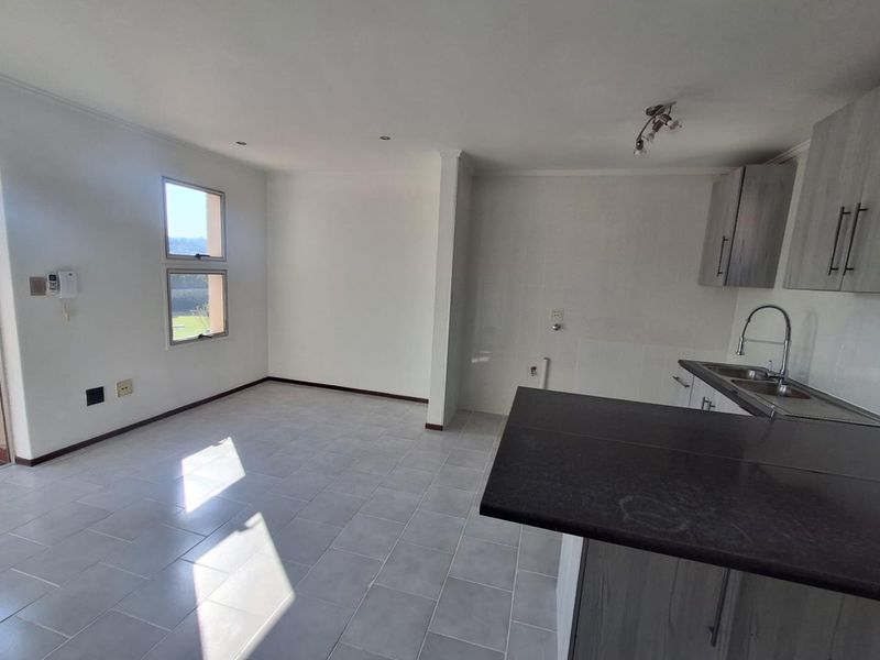 YOUR PERFECT LOCK-UP-AND-GO IN GLENANDA - Photo 3