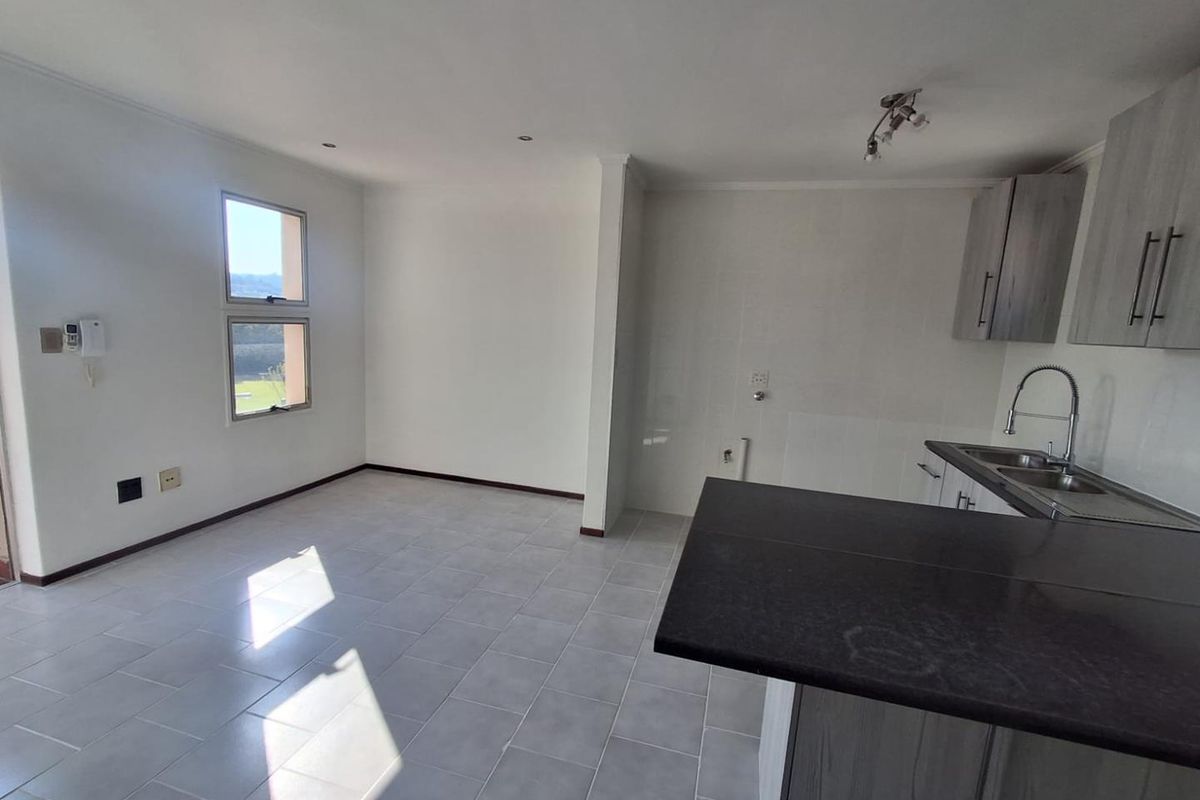 YOUR PERFECT LOCK-UP-AND-GO IN GLENANDA - Photo 3