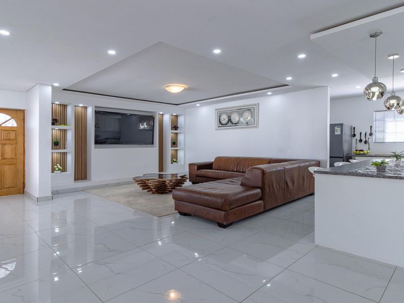 Your perfect escape in one of Parklands’ most peaceful pockets. - Photo 3