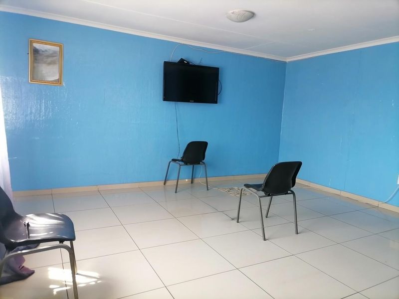 2Bedroom House for Sale in Westbury - Photo 8