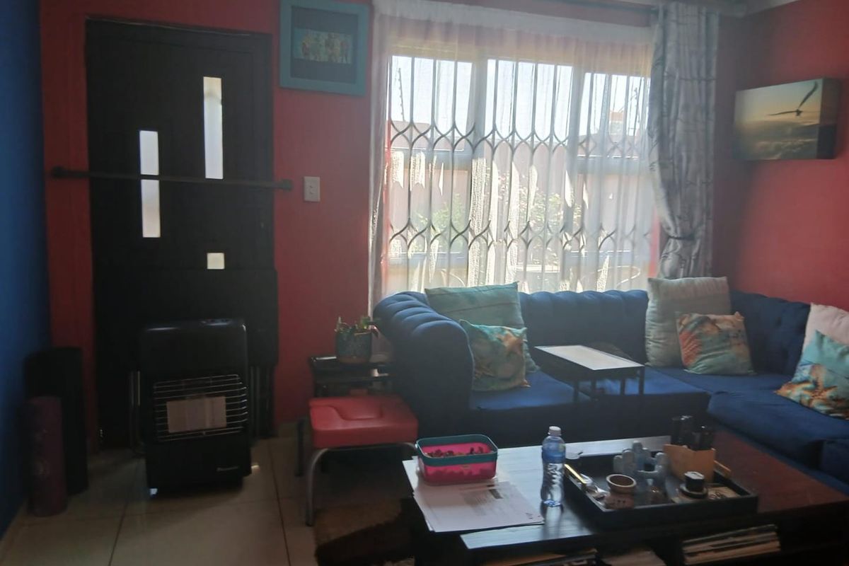 Beautifully well maintained home in Boomed off Area - Photo 2