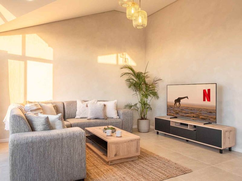 Invest in Swakopmund: Fully Furnished 2-Bed Apartment with High ROI - Photo 8