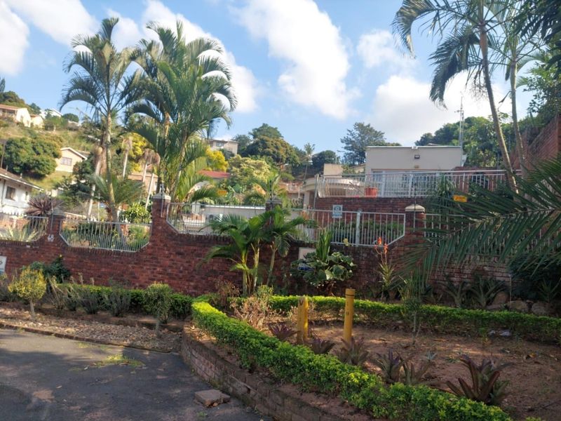 Well Located, Well Built, Well Maintained! - Photo 1