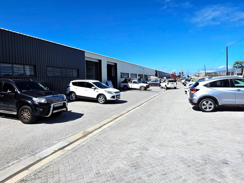 Light Industrial Warehouse in Newly Refurbished Complex - Photo 8