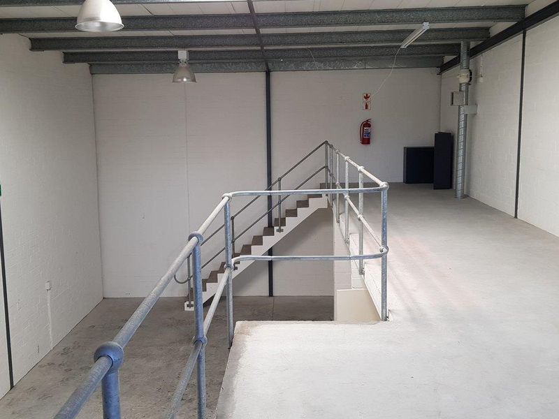Small Industrial Warehouse in Capricorn Business Park - Photo 7