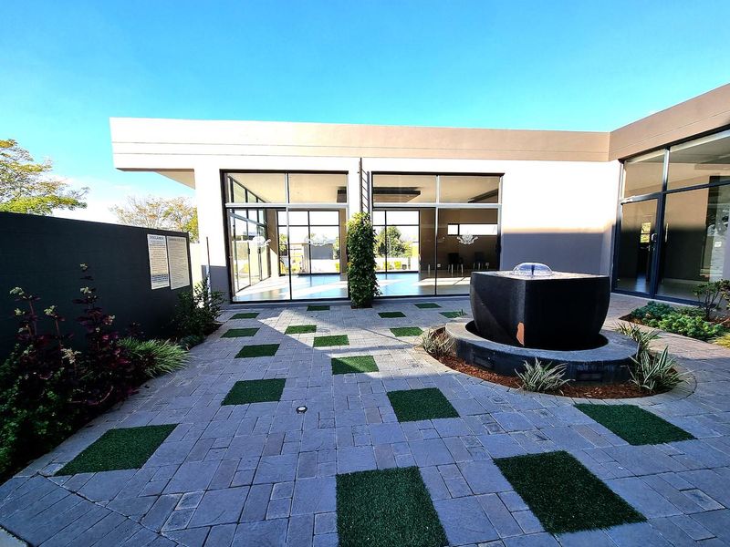 Luxury lifestyle in the Modern Upmarket Isabel Estate ! - Photo 4