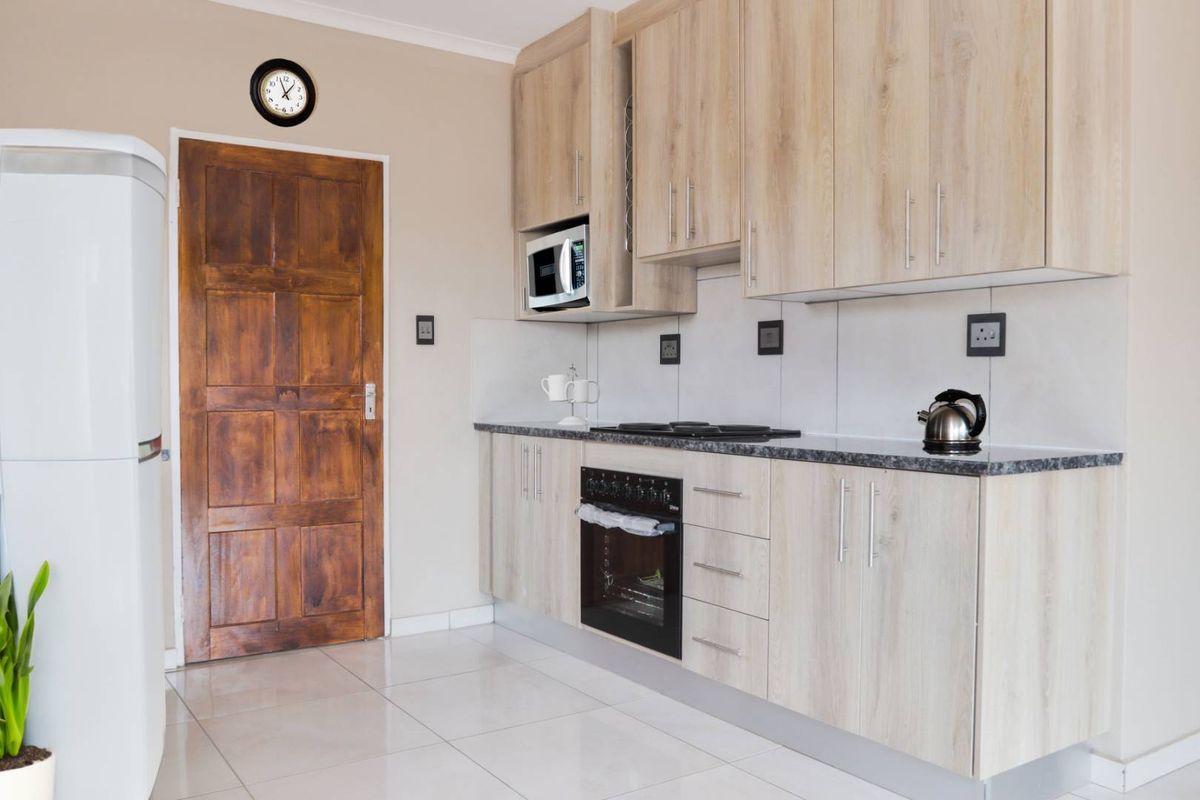 NEW DEVELOPMENT, ALL COSTS INCLUDED, FULL TITLE STANDS. NO DEPOSITS / 100% BONDS (dependent on client profile) - Photo 4
