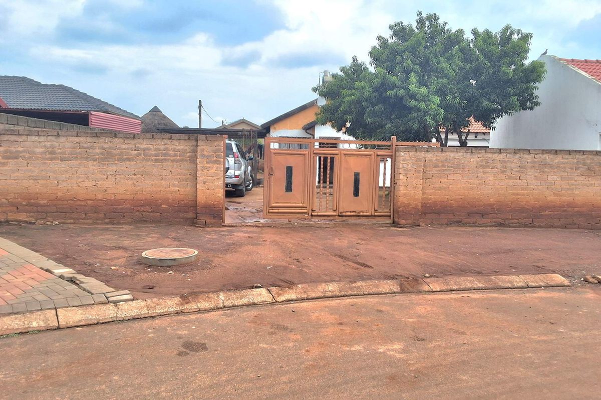 2 Bedroom House For Sale - Photo 3