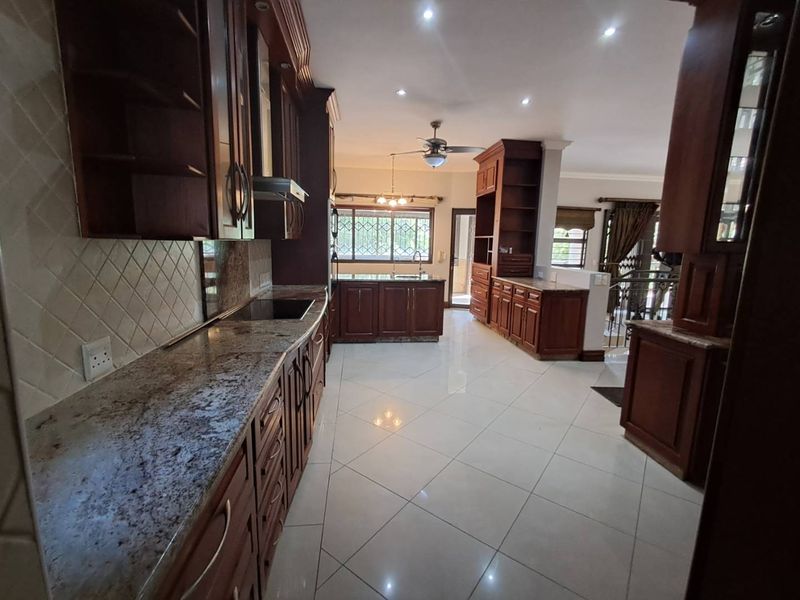 4 Bedroom, 4.5 bath, Elegant Family Home - Magalieskruin - Photo 4