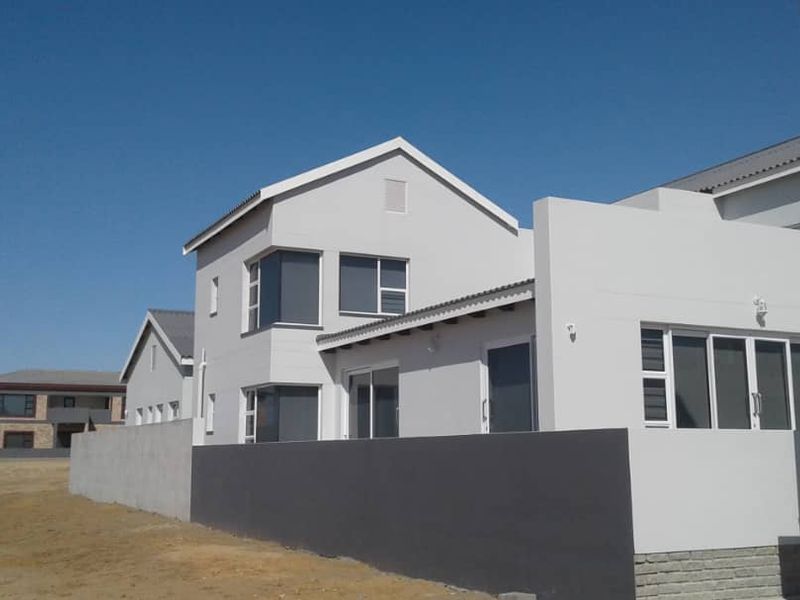 BEAUTIFUL, MODERN AND SPACIOUS HOUSE FOR SALE IN HENTIES BAY - Photo 2