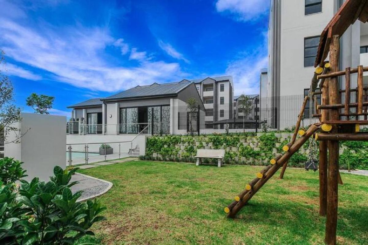 Spacious 2-Bedroom Apartment with Modern Amenities - Photo 4