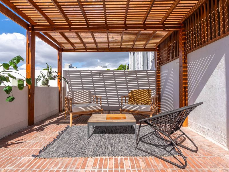 2 Bed Cottage In The City ! - Photo 10