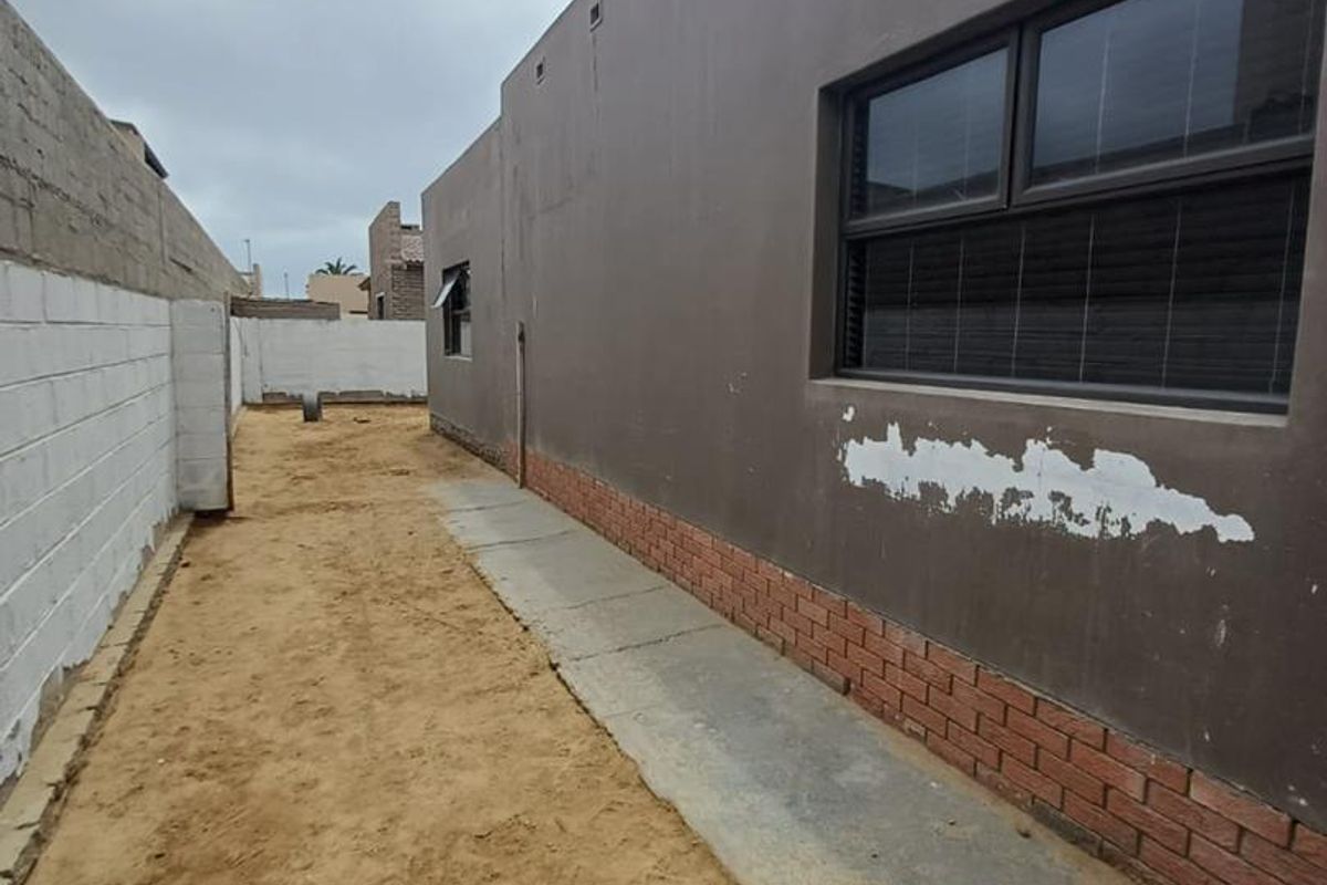 Renovators Dream - Photo 2