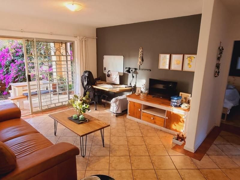 For Rent: Prime Location 2-Bedroom Townhouse - Photo 5