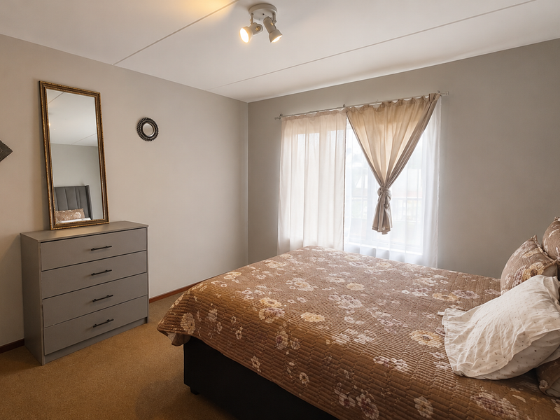 Fibre-Ready 2-Bedroom Apartment with Pool Access in Little Falls - Photo 6