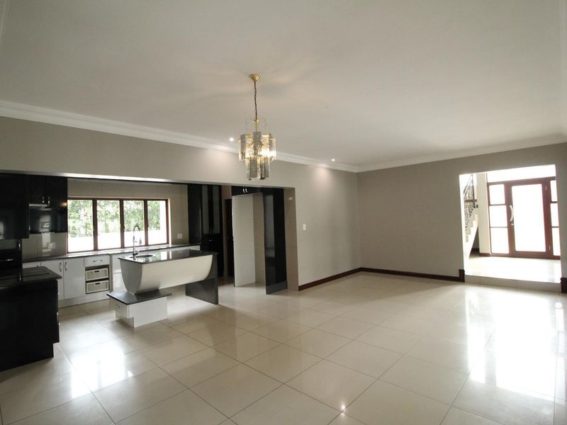 Midlands Estate for Rent - 4 Bedroom - 3.5 Bathroom - Photo 2