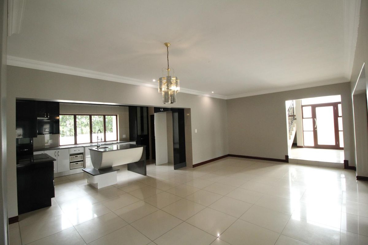 Midlands Estate for Rent - 4 Bedroom - 3.5 Bathroom - Photo 2