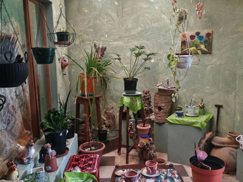 For sale - Hentiesbay "Spacious Serenity: 2-Bedroom House with Garden & Garages! - Photo 7