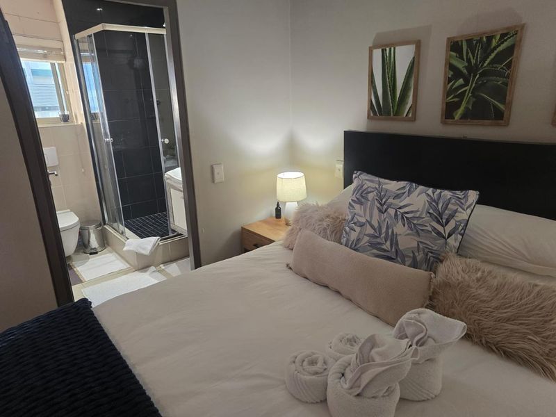 Luxury Fully Furnished Studio Apartment in the heart of Everything - Photo 8