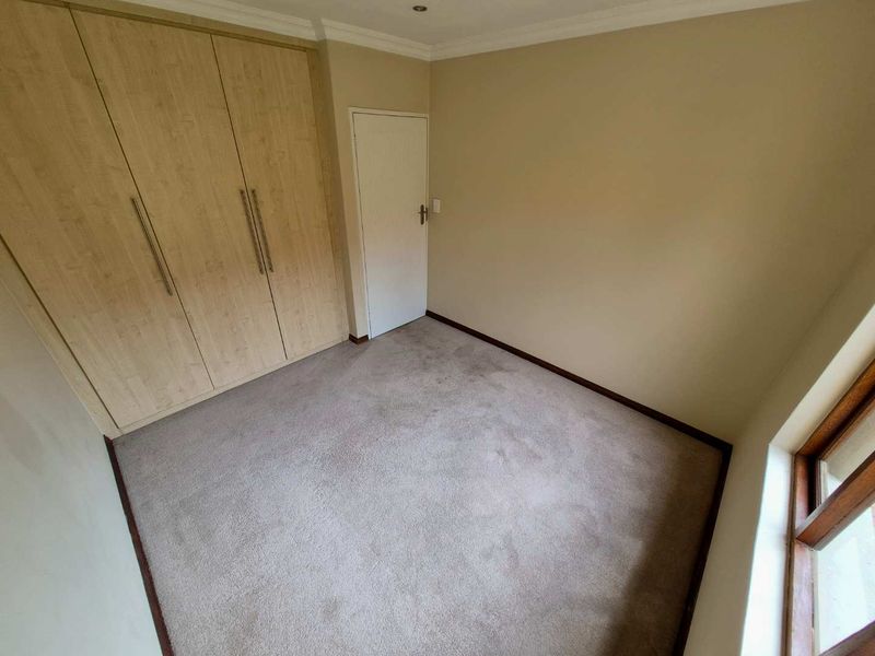 Quiet Family Orientated Cluster For Sale! - Photo 10