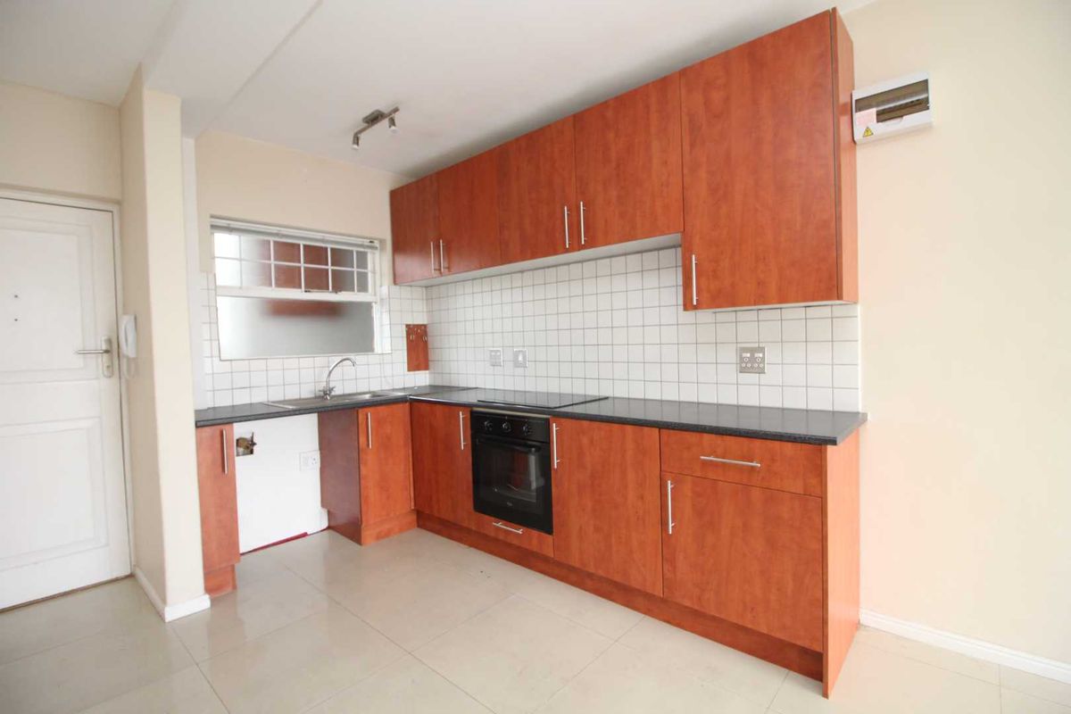 0.5 Bedroom Apartment - Sea Point - Photo 5