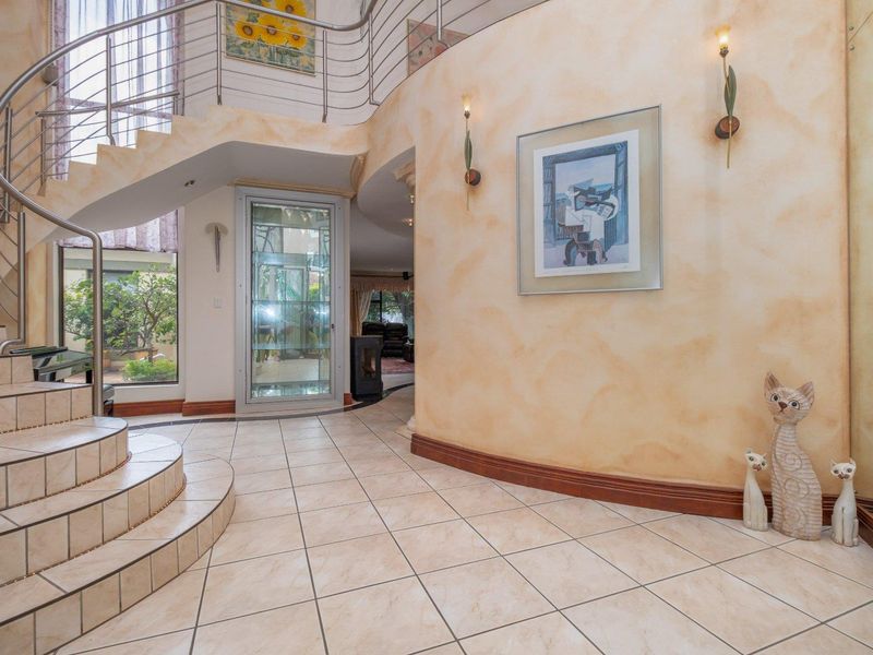 Position, Position, Position and so much more in the beautiful Centurion Golf Estate. - Photo 3