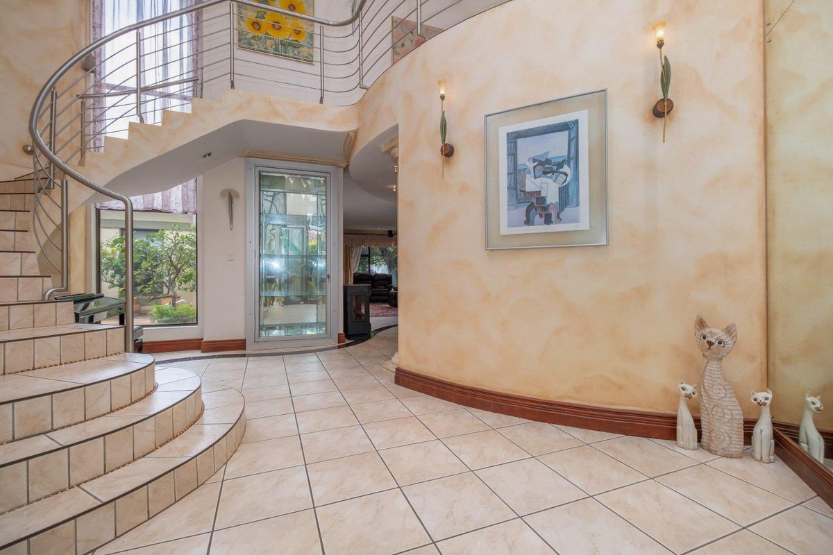 Position, Position, Position and so much more in the beautiful Centurion Golf Estate. - Photo 3