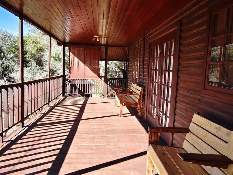 Charming Log Home Retreat with Spectacular Mountain Views - Photo 2