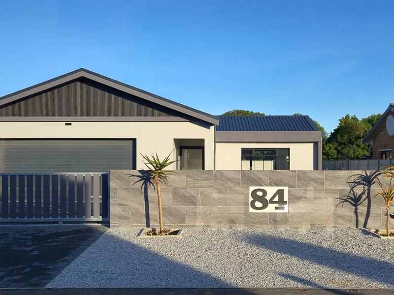 Live three streets from the ocean in Franskraal’s most sought-after beachside neighbourhood. - Photo 3