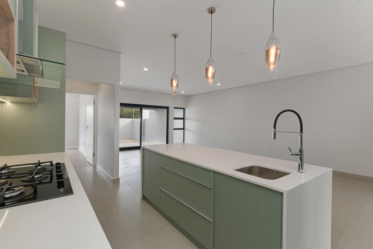 Modern Elegance in Prime Sandown – Brand New 4-Bedroom Home under Construction Including Transfer Duty | No VAT - Photo 5