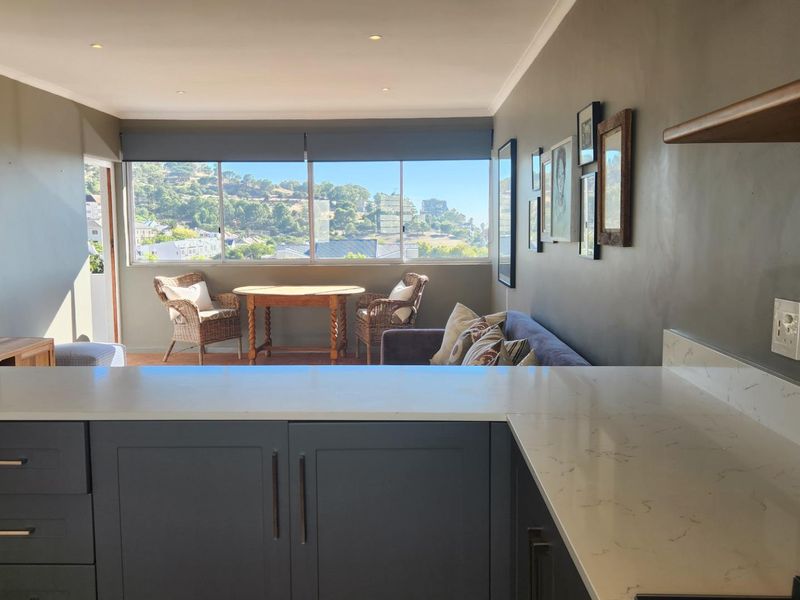 TWO-BED TAMBOERSKLOOF BEAUTY TO RENT - Photo 8