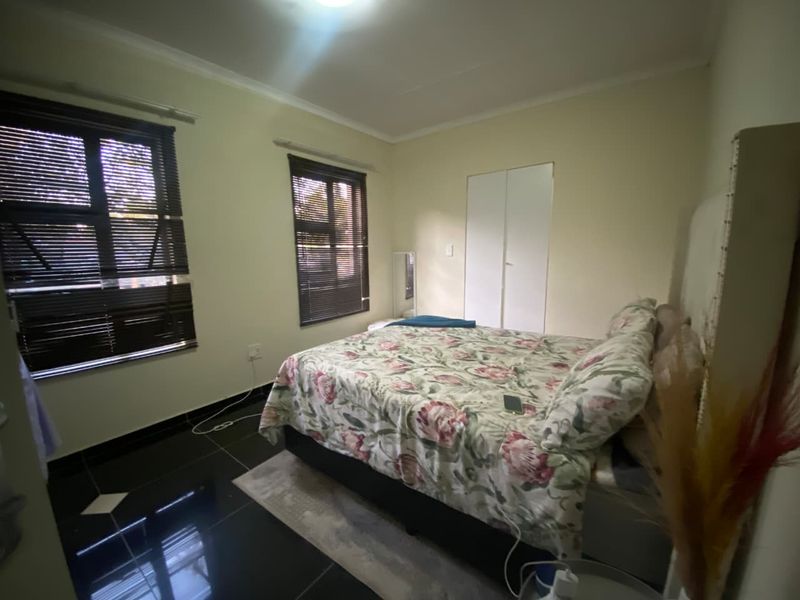 Lock-Up-And-Go 2 Bed 2 Bath in  Groblerpark - Photo 5