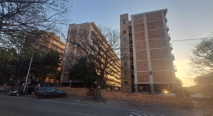 Property #2504470, Apartment For Sale in Silverton